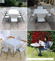 Table pliante portable rectangulaire en plastique blanc moderne pour banquets en plein air, repas et camping.