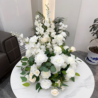 Élégantes fleurs artificielles modernes en soie blanches, hortensias et roses mélangées, faites à la main, pour centres de table élégants, salle à manger, maison, bureau, événements