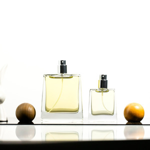 Nuevo suministro 30ml/100ml botella de Perfume de vidrio tipo empuje trapezoidal con fondo grueso y redondo para tapa de madera de bola - Product Image 4