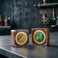 Caja de Almacenamiento de Monedas Individual de Madera de Nogal Maciza Pulida a Mano con Ventana Magnética de Acrílico para Exhibición de Monedas Conmemorativas y Medallas