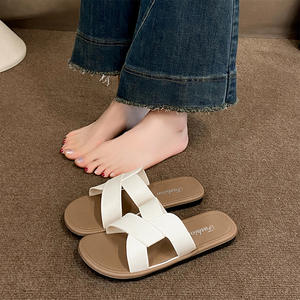 Pantuflas para Hombre y Mujer, Elegantes y Modernas para Uso en Exteriores, con Ajuste Versátil y Función Antideslizante - Product Image 2