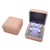 Coffret à bijoux en cuir de luxe personnalisé emballage de mariage laqué bijoux avec pendentif bague avec boîte à lumière LED
