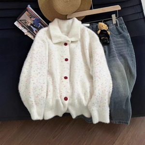 Cardigan en tricot doux pour femme avec boutons rouges, pull ample d'hiver, couleur unie, matière polaire anti-boulochage - Product Image 1