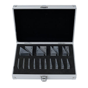 مجموعة منشورات بصرية مثلثة الشكل مكونة من 18 قطعة لفحص وتصحيح انحراف النظر في طب العيون - Product Image 1