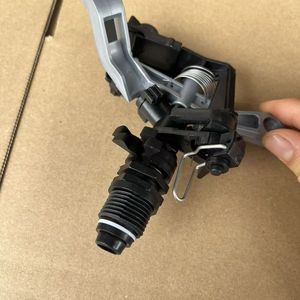Aspersor Oscilante de Plástico con Brazo Articulado de 360 Grados y Accionamiento por Engranajes, para Riego de Jardines y Campos Agrícolas - Product Image 6