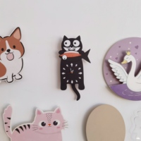 Jam Dinding Kayu Kucing Kreatif Anak-anak Pendulum Super Senyap Akurasi Tinggi Dekorasi Desain Lucu untuk Kamar Anak