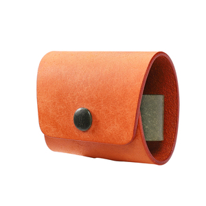 Étui de protection pour <span class=keywords><strong>AirPods</strong></span> en cuir cousu à la main, boîte de protection pour écouteurs sans fil avec fermeture à bouton, couleur personnalisée - Product Image 1