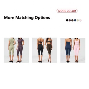 Set Sportivo da <span class=keywords><strong>Donna</strong></span> Personalizzato di Alta Qualità: Top con Collo all'Americana, <span class=keywords><strong>T</strong></span>-<span class=keywords><strong>shirt</strong></span> da Palestra, Leggings Capri per Allenamento, Pilates e Yoga - Product Image 5