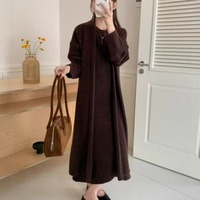 Nouvelle Collection Automne Hiver 2026 : Ensemble Robe Longue et Cardigan en Maille Crème pour Femme – Chic, Décontracté et Élégant, Coupe Petite, Ouvert sur le Devant, Vente en Gros