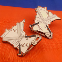 Épingles de revers personnalisées de haute qualité avec logo d'équipe de baseball, impression UV, émail souple, logo sportif