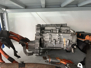 Pour le nouveau <span class=keywords><strong>Mercedes</strong></span>- <span class=keywords><strong>C300</strong></span>/C350-W205 Hybride 126V, dispositif électronique d'onduleur de démontage de voiture N129 d'origine, utilisé A2059006415 - Product Image 3