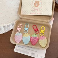 KC624 Metalen sleutelhanger met glitter PVC aardbei hanger schattig fruit tas charme accessoire voor meisjes cadeau