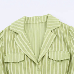 Abito Midi <span class=keywords><strong>da</strong></span> <span class=keywords><strong>Donna</strong></span> in Raso a Righe Personalizzato Primavera 2026, con Cintura Avvolgente e Bottoni Frontali, Maniche Lunghe, OEM/ODM <span class=keywords><strong>da</strong></span> Fabbrica Cinese - Product Image 3