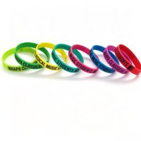 Bracelet en silicone personnalisé OEM ODM promotionnel en relief 3D