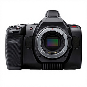Caméra vidéo 8K de haute qualité Black Magic BMPC6K avec capteur CMOS, monture EF, design demi-format, batterie rechargeable, sangle d'épaule - Product Image 2