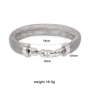 Ensemble de bijoux tour de cou à chaîne clavicule de luxe assortie en <span class=keywords><strong>or</strong></span> 18 carats avec mailles en acier inoxydable mode européenne et américaine transfrontalière - Product Image 6