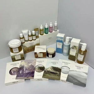 Kit da Viaggio Centella All-in-One: <span class=keywords><strong>Tonico</strong></span>, Ampoule, <span class=keywords><strong>Crema</strong></span> Lenitiva, Olio <span class=keywords><strong>Detergente</strong></span>, Maschera Viso, <span class=keywords><strong>Crema</strong></span> Solare - Product Image 3