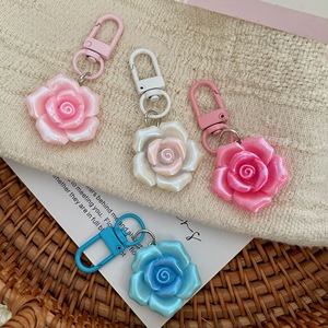 Breloques fleurs de camélia colorées en résine à dos plat, vente directe usine, pour coques de téléphone et porte-clés - Product Image 3