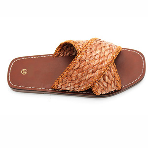 High-quality Fashionable <b>Summer</b> Design New Wholesale Beach-resistant Lightweight Women's Sandals and <b>slippers</b> - Product Image 5