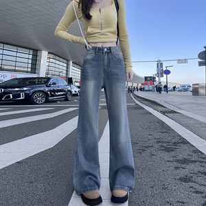 กางเกงยีนส์ทรงบานเอวต่ำสีน้ำเงินสไตล์เรโทรแฟชั่นขายส่งจากโรงงานสำหรับผู้หญิงสไตล์ทอมบอย เหมาะสำหรับการถ่ายภาพ - Product Image 3