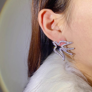 Orecchini a Perno a Forma di Rondine, Elegante Design Animale, Gioielli per Orecchie da Donna, per Uso Quotidiano, Outfit da Festa, Regalo - Product Image 3