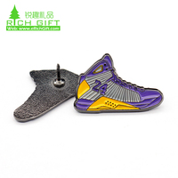 Expédition rapide, fabrication sur mesure, collection sportive, maillot de sport pour homme, badge en métal pour chaussures, baskets, épingles en émail pour souvenirs