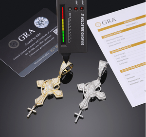 Nouveau style Pendentif croix décontracté/sportif en argent sterling 925 avec breloque personnalisée en moissanite sertie, plaqué rhodium/or, sertissage griffe GRA - Product Image 3