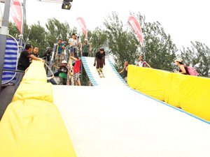 Puces de toboggan arc-en-ciel extérieures spéciales pour piste de ski sèche - Product Image 6