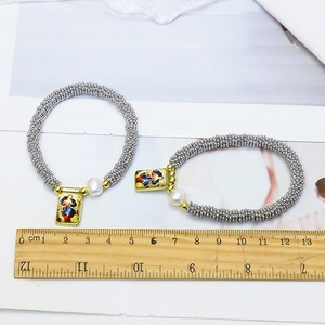 สร้อยข้อมือรูปหัวใจวินเทจทองเหลืองชุบทอง 18K สำหรับคริสเตียน พร้อมจี้หลากสี - Product Image 6