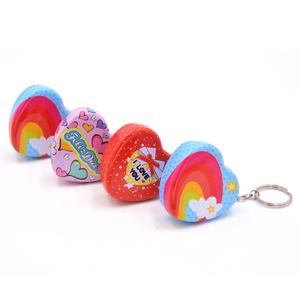 Adorável pequeno coração em forma de caixa de lata de casamento com chaveiro - Product Image 1