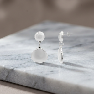 Pendientes Colgantes Minimalistas de Plata, Pendientes Redondos con Bola, Joyería de Moda, Venta al por Mayor Personalizada, Pendientes Colgantes con Bola Lisa - Product Image 3