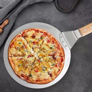 Espátulas para pizza de acero inoxidable con mangos de madera, disponibles en tamaños de 10 y 12 pulgadas, directamente de fábrica. - Product Image 2