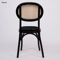 Chaise de salle à manger en rotin et bois durable, dossier en bois massif, assise en rotin tressé, empilable, design rustique, pour usage commercial et mariages