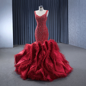 Robes de soirée en tulle rouge plissé à bretelles fines pour soirée élégante, robe de mariée ornée de perles de cristal pour femmes noires Rsm231143 - Product Image 5