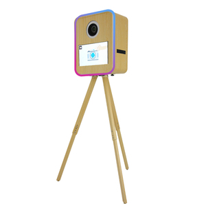 Máy chụp ảnh tự động kiểu cổ điển sang trọng, màn hình cảm ứng 15.6 inch, kiểu gỗ, có chân máy, bán kèm vỏ máy ảnh DSLR. - Product Image 2