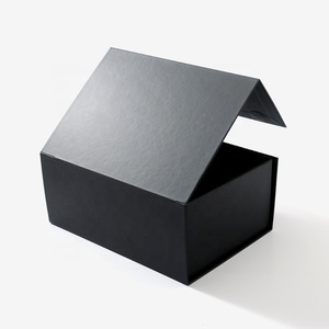 Caja de Regalo Rígida Económica de Materiales Reciclados Negros con Cierre Magnético y Grabado en Relieve para Empaque de Bolsos de Lujo para Mujer - Product Image 4