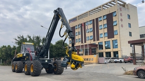 XUVOL OEM/ODM Cabine pivotante et auto-nivelante Moteur 250 kW Puissance de l'engin  Abatteuse forestière à pneus en caoutchouc Abatteuse forestière sur roues 600 CV - Product Image 5