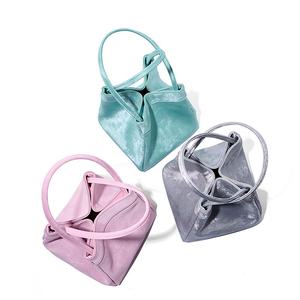 กระเป๋าถือหนังแท้ทรงถังสำหรับผู้หญิง ดีไซน์ทันสมัย หรูหรา ขนาดมินิ/กลาง ความแข็งปานกลาง เหมาะสำหรับฤดูใบไม้ร่วง พร้อมฝาปิดแบบเปิด ซับในผ้าฝ้าย - Product Image 6