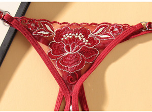 Perizoma Sexy Trasparente con Ricamo Floreale, Paillettes e Perline, Apertura all'Inguine - Product Image 4