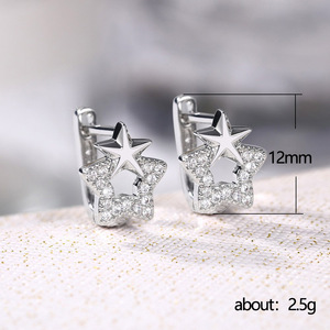 Orecchini a forma di stella per donna, gioielli minimalisti con pietre scintillanti semplici - Product Image 5