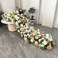 Chemin de table en roses artificielles en soie faites à la main, avec feuilles mélangées bordeaux et vertes, pour Noël, mariages d'automne, rentrée scolaire - Style moderne