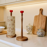 Support de papier essuie-tout en bois d'acacia en gros avec décoration cœur rouge, porte-rouleau de cuisine sur pied, organisateur de comptoir rustique, personnalisable OEM