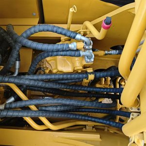 Máy xúc đào bánh xích Komatsu PC240-8 24 tấn đã qua sử dụng, sản xuất tại Nhật Bản, động cơ Cummins, đang bán - Product Image 4