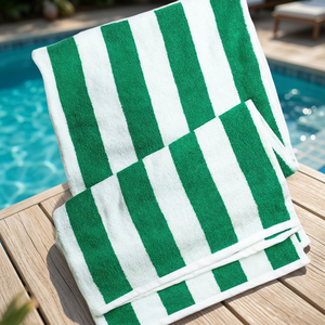 Toalla de Playa y Piscina Rectangular Moderna, Tejida Tropical, de Algodón a Rayas Blancas y Verdes, de Secado Rápido, Certificada SA 8000 - Product Image 1