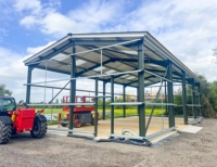 Estructura de acero ligera prefabricada Ganado Cerdo Pollo Caballo Cabra Cobertizo Granja Granero Aves de Corral Diseño de construcción estable