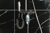Tête de douche filtrante OEM/ODM pour usage domestique, élimine le chlore avec du vitamine C, pour une peau et des cheveux sains, filtre remplaçable.
