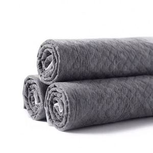 แผ่นรองซับฉี่สัตว์เลี้ยงขนาดเล็ก 90x60 60x90 ซม. สำหรับฝึกสุนัขและลูกสุนัข แบบขายส่งและรับผลิตตามสั่ง พร้อมสติ๊กเกอร์ - Product Image 2