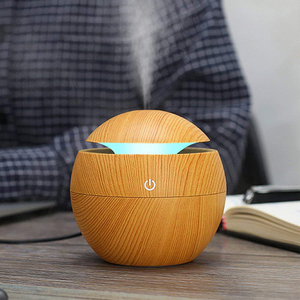 130ML de aceite esencial de aire humidificador ultrasónico de grano de madera luces LED de aceite de fragancia difusores USB difusor de aromaterapia - Product Image 1