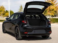 Installieren Sie das OEM Power Boot System für die Heckklappe, Heckklappenliftsystem für Mazda 3 2020+.