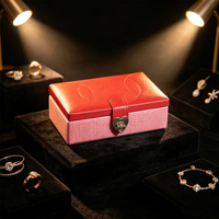 Boîte à bijoux en bois avec revêtement en cuir PU rouge, doublure en tissu, miroir intégré, fermeture métallique, logo personnalisé, emballage de luxe pour le rangement des bijoux